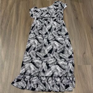 Black and White Leaf Print Maxi Dress